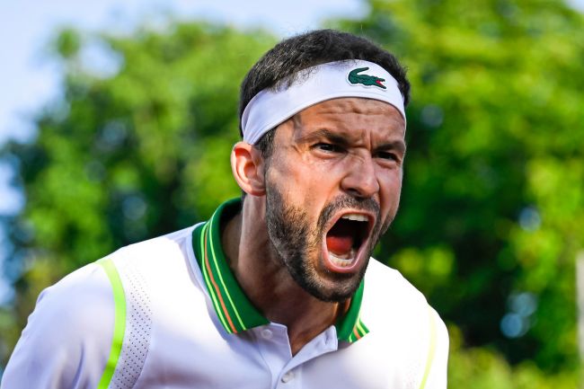 Grigor Dimitrow wraca dziś po południu na kort tenisowy po kreczu z Wimbledonu, kiedy pokonał Sinnera