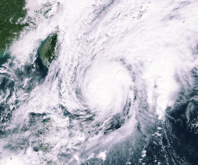 Tajwan ewakuuje tysiące ludzi w obliczu zbliżającego się tajfunu Fung-wong