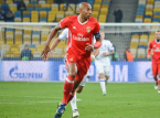 Legenda Benfiki Luis&atilde;o nazwał go "małpą, Judasz" po wspieraniu rodaka Vin&iacute;ciusa