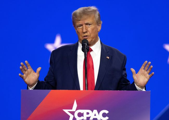 Trump mówi, że woli porozumienie nuklearne z Iranem niż "bombardowanie go do diabła"