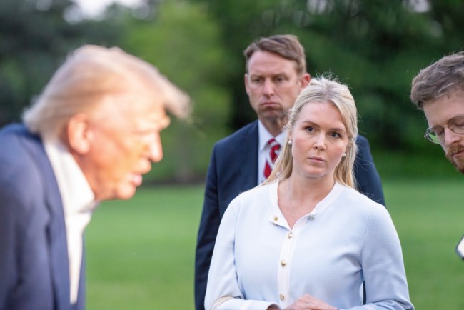 Trump mówi, że siła militarna jest "zawsze opcją" na zdobycie Grenlandii