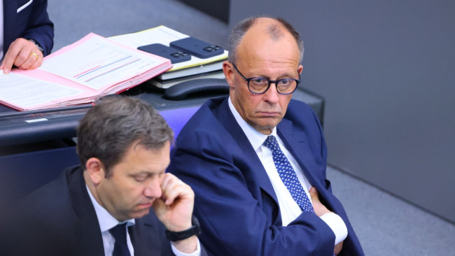 Niemcy forsują "dwubiegowy" plan UE mający na celu przyspieszenie integracji obronnej: cel i zaangażowane kraje