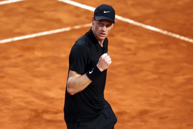 Jannik Sinner bije rekord Novaka Djokovicia, odnosząc 32 kolejne zwycięstwa na Masters 1,000