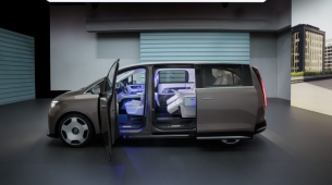 Mercedes prezentuje nowy siedmioosobowy samochód o zasięgu 700 kilometrów