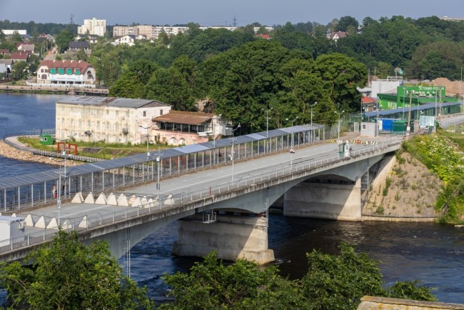 Rosyjskie myśliwce naruszają estońską przestrzeń powietrzną w "bezprecedensowym i bezczelnym wtargnięciu"