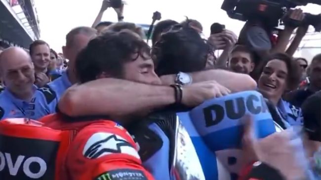 Po raz pierwszy dwaj bracia stanęli na podium w zawodach motocyklowych