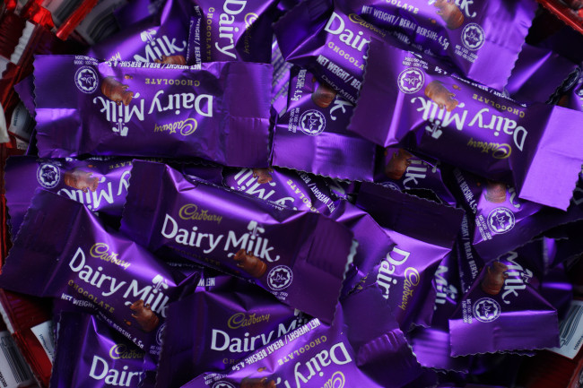 Właściciel Cadbury, Mondelez, broni dalszej działalności w Rosji