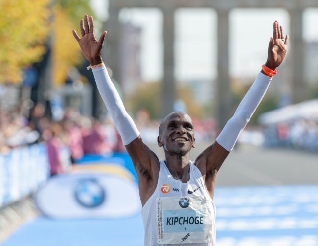Kipchoge ujawnia swoją "World Tour" po przejściu z elitarnych maratonów: "Bieganie, aby służyć ludzkości"... na Antarktydzie