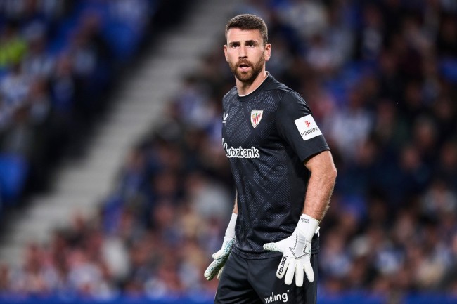 Luis Enrique ma dla Unai Simóna same pochwały i pamięta krytykę, jaką otrzymał, gdy postawił na obecnego hiszpańskiego bramkarza