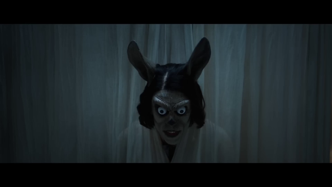 Adam Scott przeżywa irlandzką podróż z najgorszych koszmarów w Hokum 