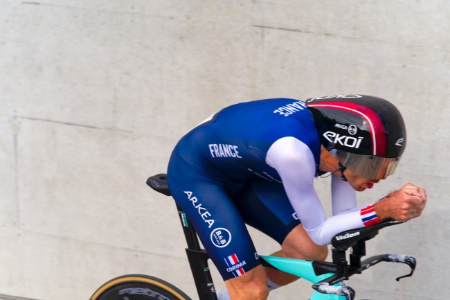 Francuski profesjonalny kolarz potrącony przez samochód podczas treningu: "Nie pamiętam niczego"