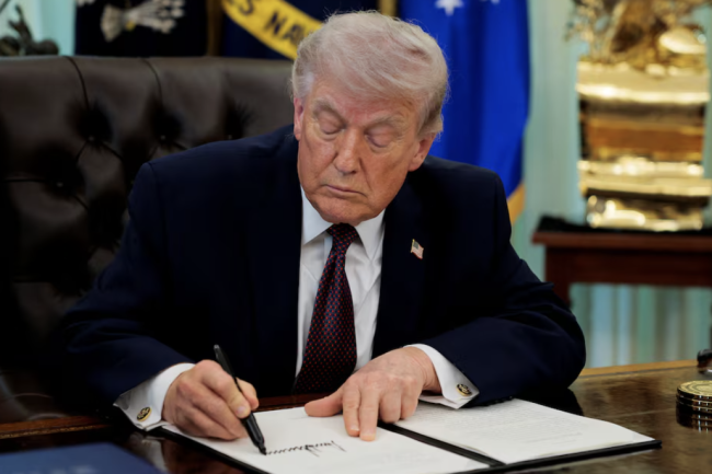 Trump twierdzi, że USA poważnie rozważają wyjście z NATO