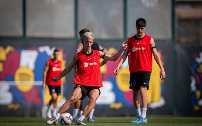 Przyszłość Daniego Olmo i Pau Víctora z Barcelony jest teraz w rękach hiszpańskiego rządu