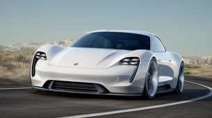 Nowe badanie pokazuje, że Amerykanie bardziej martwią się zasięgiem pojazdów elektrycznych niż cenami