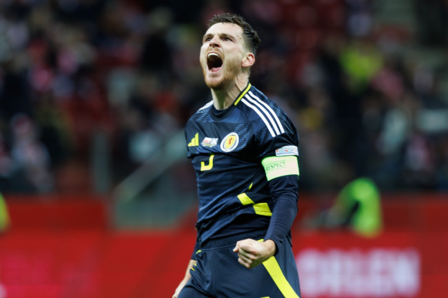 Kapitan Szkocji Andy Robertson czyta emocjonalny list Rute Cardoso, żony Diogo Joty