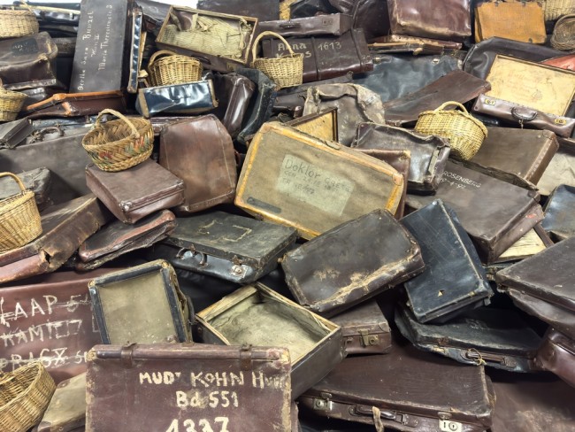 Sztuczna inteligencja pomaga odzyskać tożsamość pięciu milionów ofiar Holokaustu, których imiona zaginęły w historii