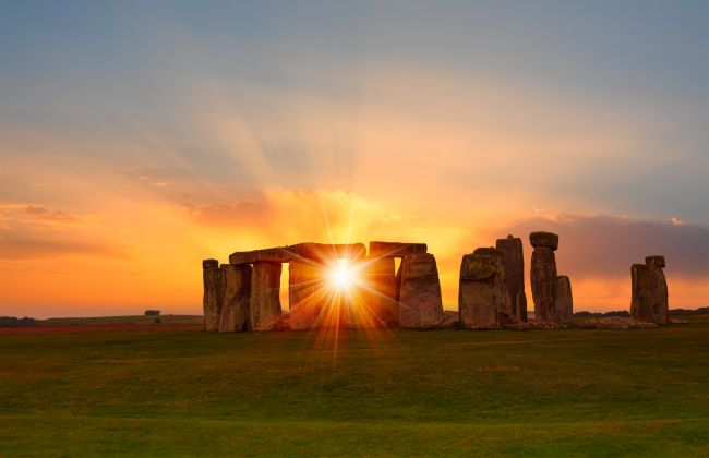 Archeolodzy uważają, że znaleźli starszą wersję Stonehenge trzy mile od istniejącego miejsca
