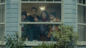 Greta Lee i Wagner Moura są gł&oacute;wnymi bohaterami Netflixa The Last House