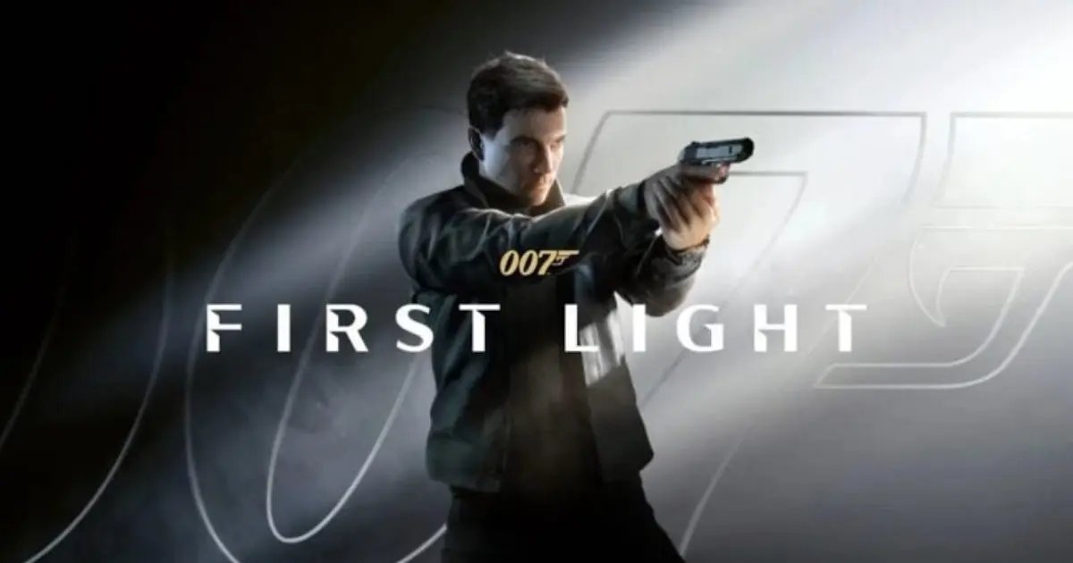 Grafika promocyjna gry wideo 007 First Light przedstawiająca mężczyznę trzymającego pistolet.